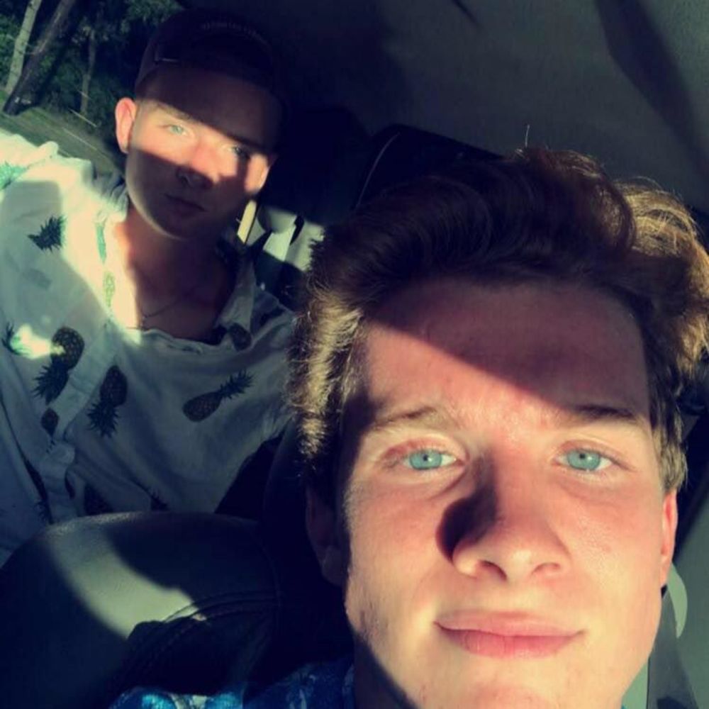 Meet your Posher, Logan